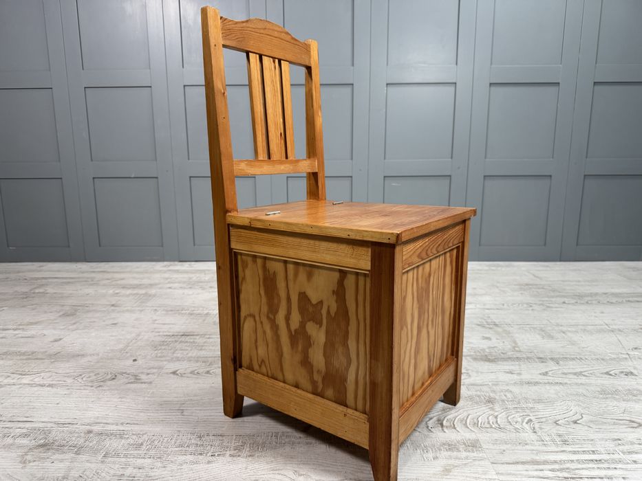 Селски шведски стол - ракла К056