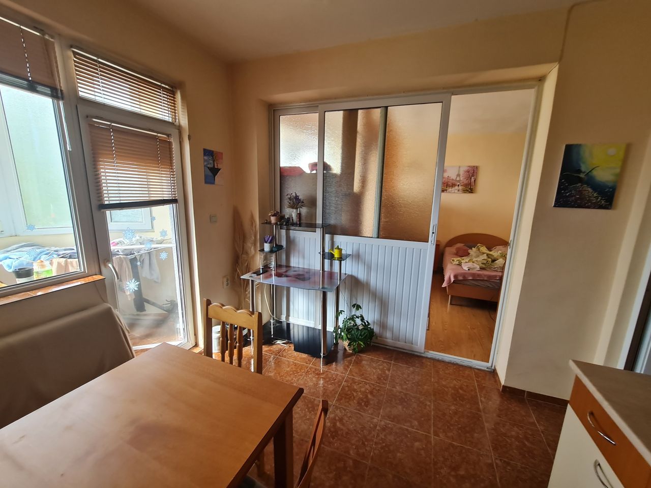 Дава се под наем Тристаен апартамент в Варна, Цветен квартал - 55 кв.м за 408 € - Снимка #3