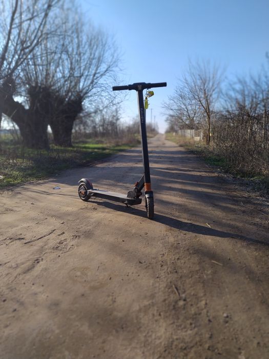Vând trotineta electrica