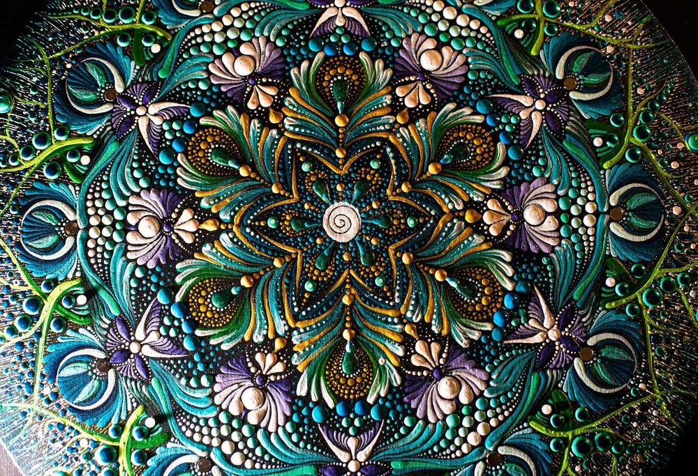 Mandala in puncte pictata manual