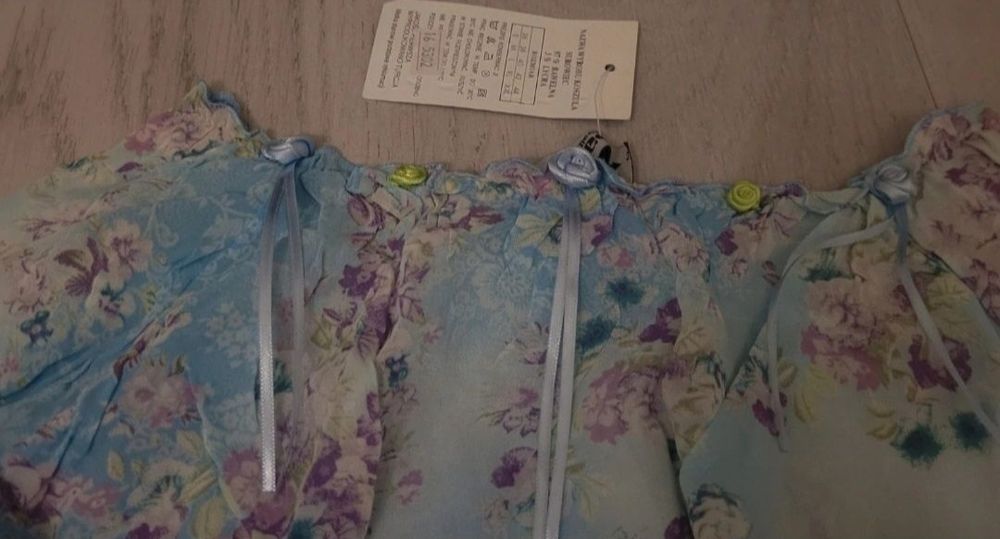 Bluza albastra transparenta