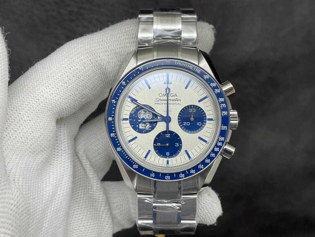 omega speedmaster сребро snoopy