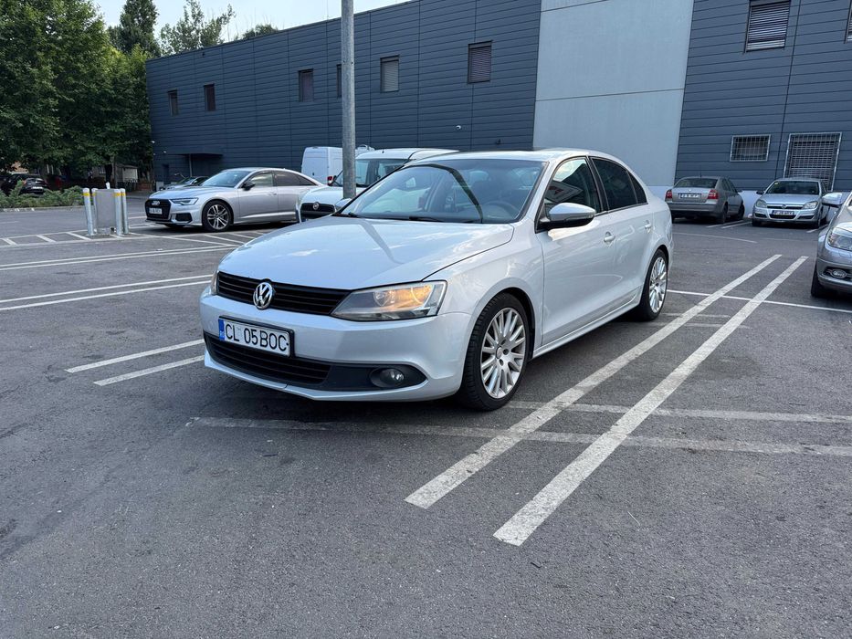 Volkswagen Jetta 2012 1.6 TDI cu trapa