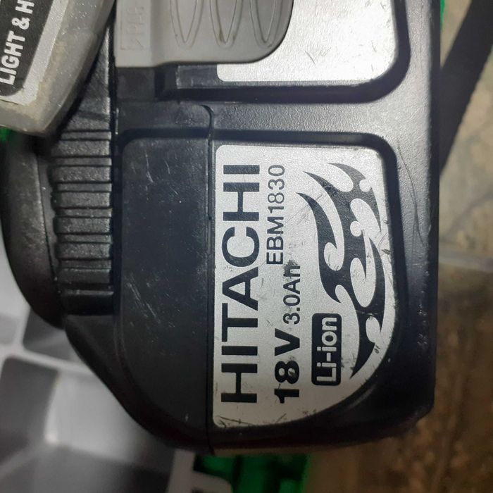 Bormasina cu acumulator Hitachi