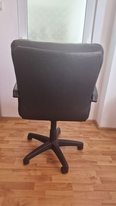 Scaun piele in stare foarte buna