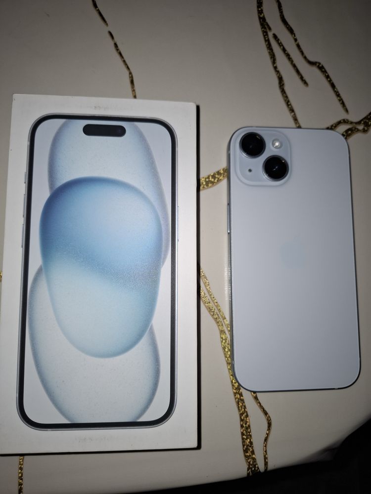 iPhone 15 продается