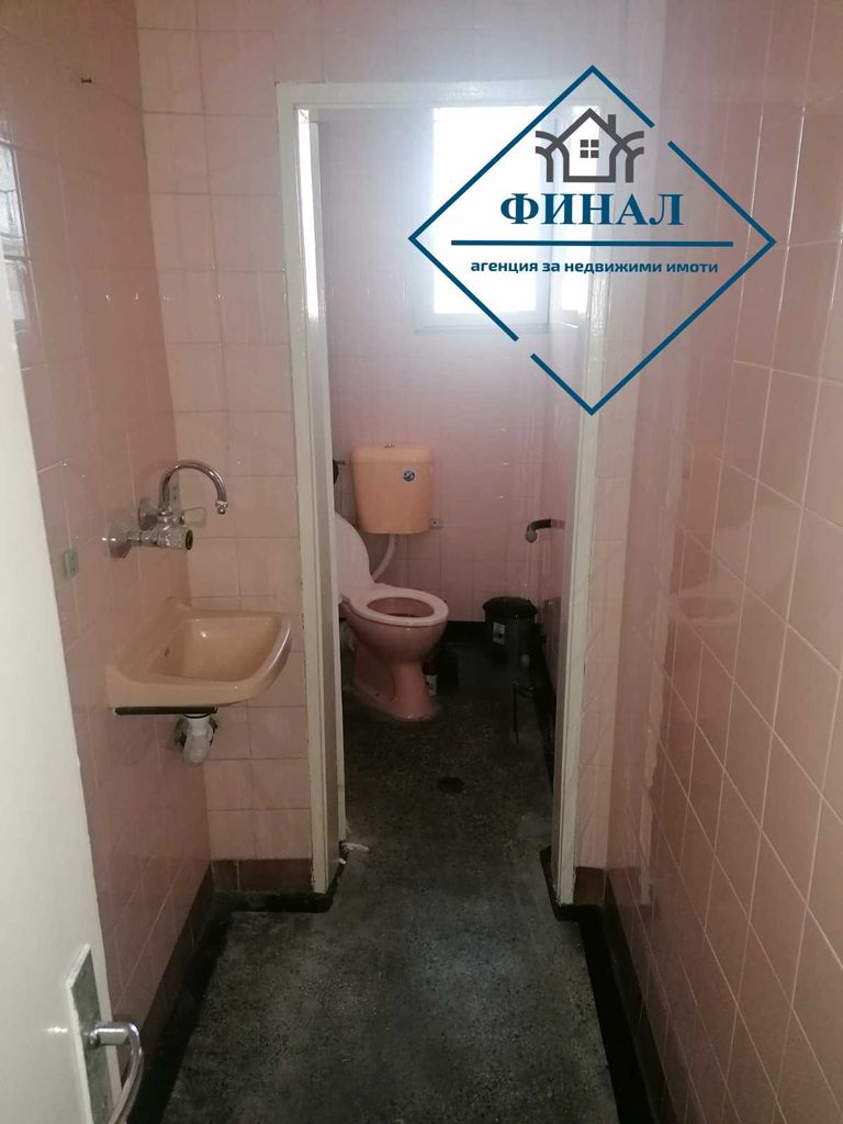 Продава се Четиристаен апартамент в Шумен, Добруджански - 102 кв.м за 900 €/кв.м - Снимка #7
