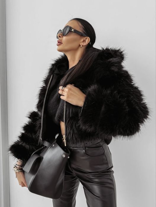 Дамско късо  пухено палто  в кафяво и черно