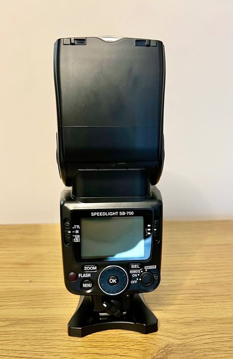 Светкавица Nikon sb 700