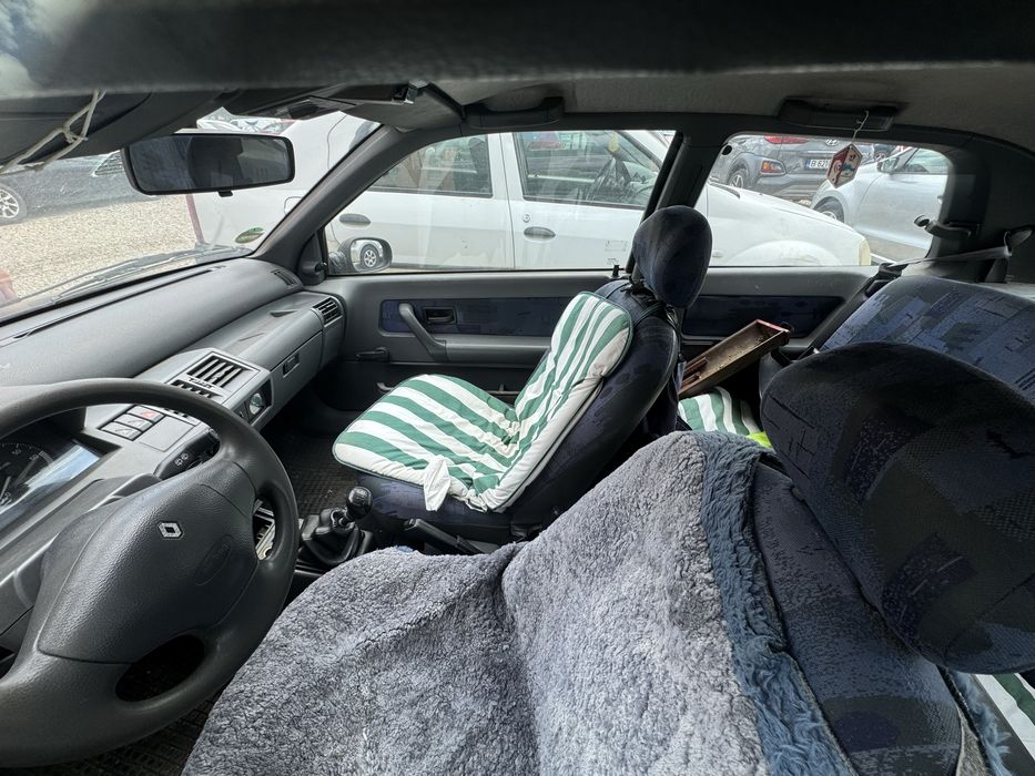 Vand masina Renault Clio 1996