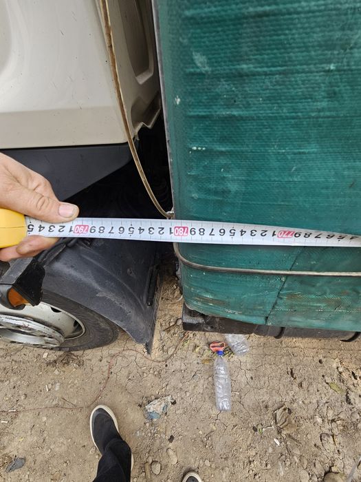 Тент, борт, путка, кузов сотилади.