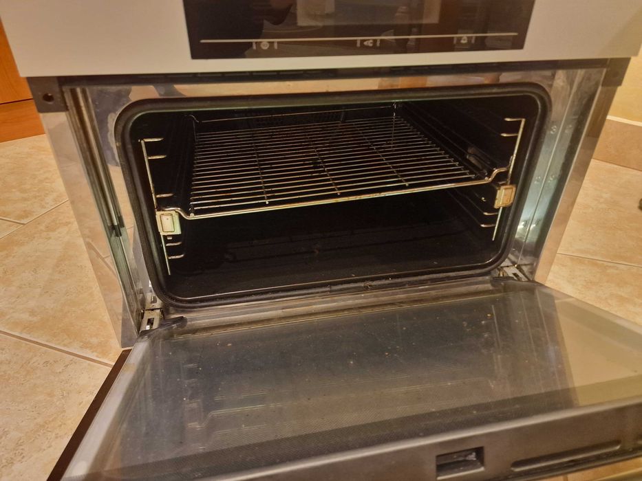Cuptor Miele model H5081BP pentru piese, stricata placa