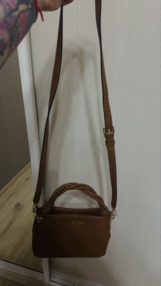 Сумка GUESS - новая. Оригинал.