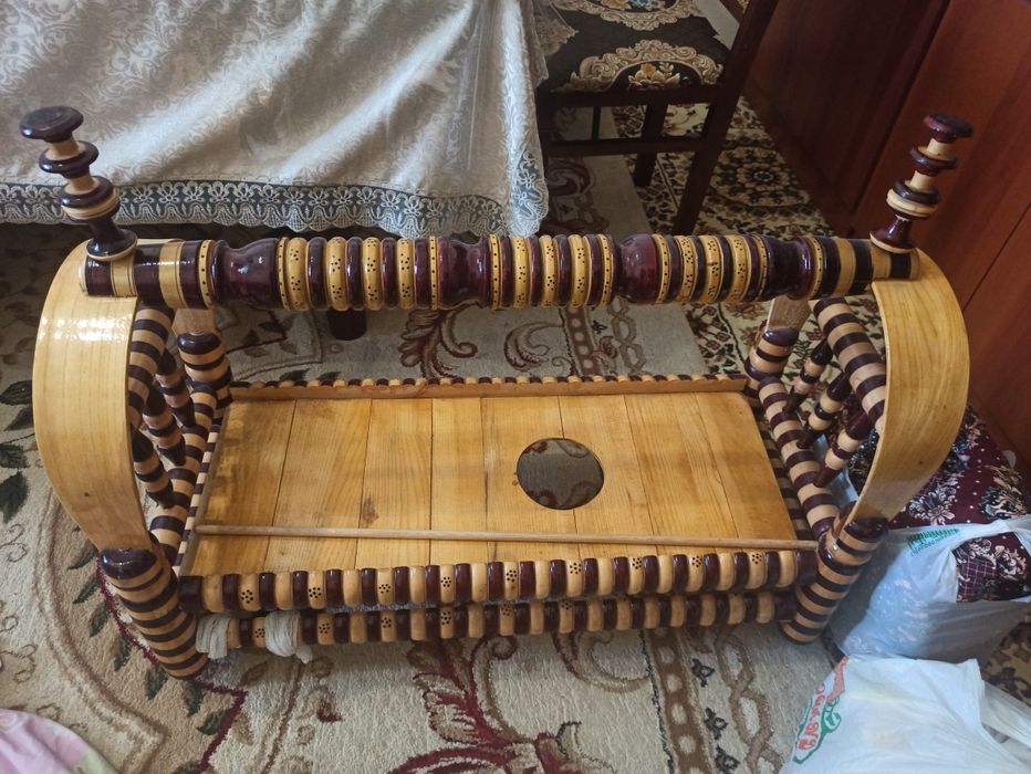 Beshik yangi holati zo'r hamma anjomlari bilan