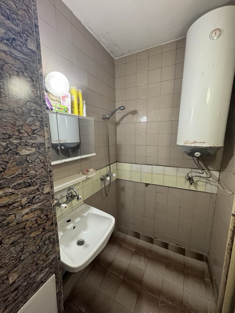 Продава се Двустаен апартамент в Разград, Център - 52 кв.м за 1241 €/кв.м - Снимка #7