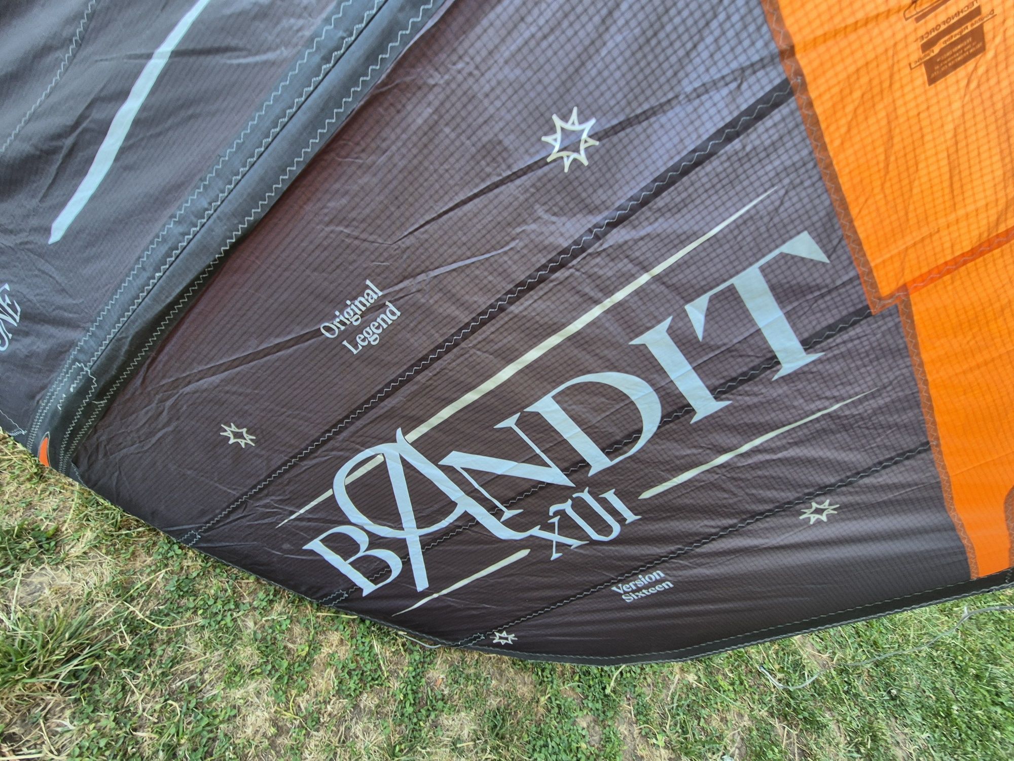 Продавам кайтове F-one Bandit 8m2, 10m2 и бар Linxbar