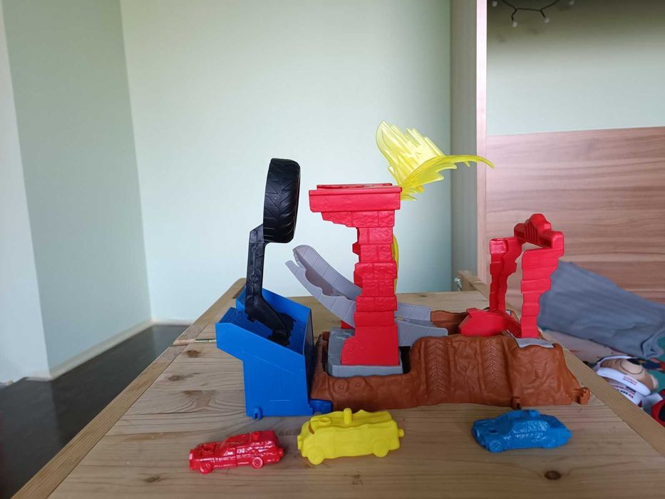 Писта Hot Wheels