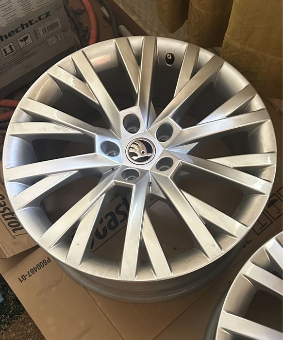 Skoda Superb Laurin & Klement DSG7 190hp