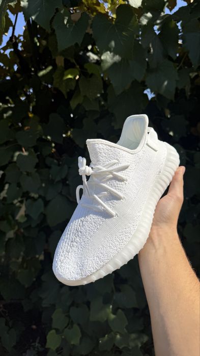 Adidas Yeezy 350 v2 triple white