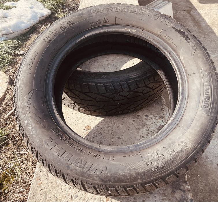 Vand 4 cauciucuri de iarna 195/65 R15