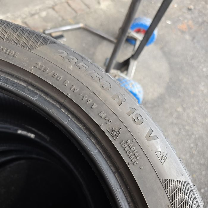 2x 235/50/19 M+S CONTINENTAL 2022 Stare excelentă