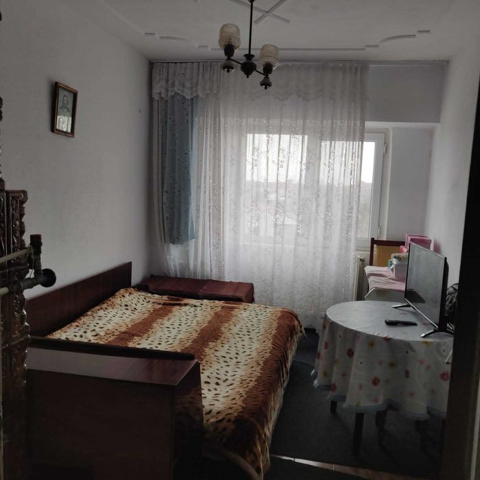 Apartament de vanzare, etaj 4 cu Acoperis recent schimbat