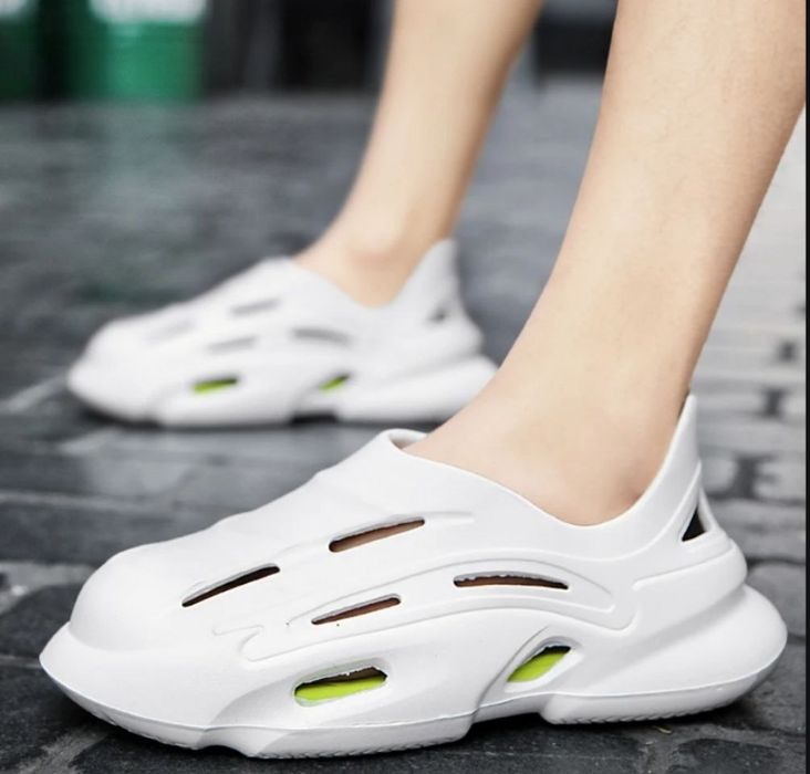 Летние сандалии.