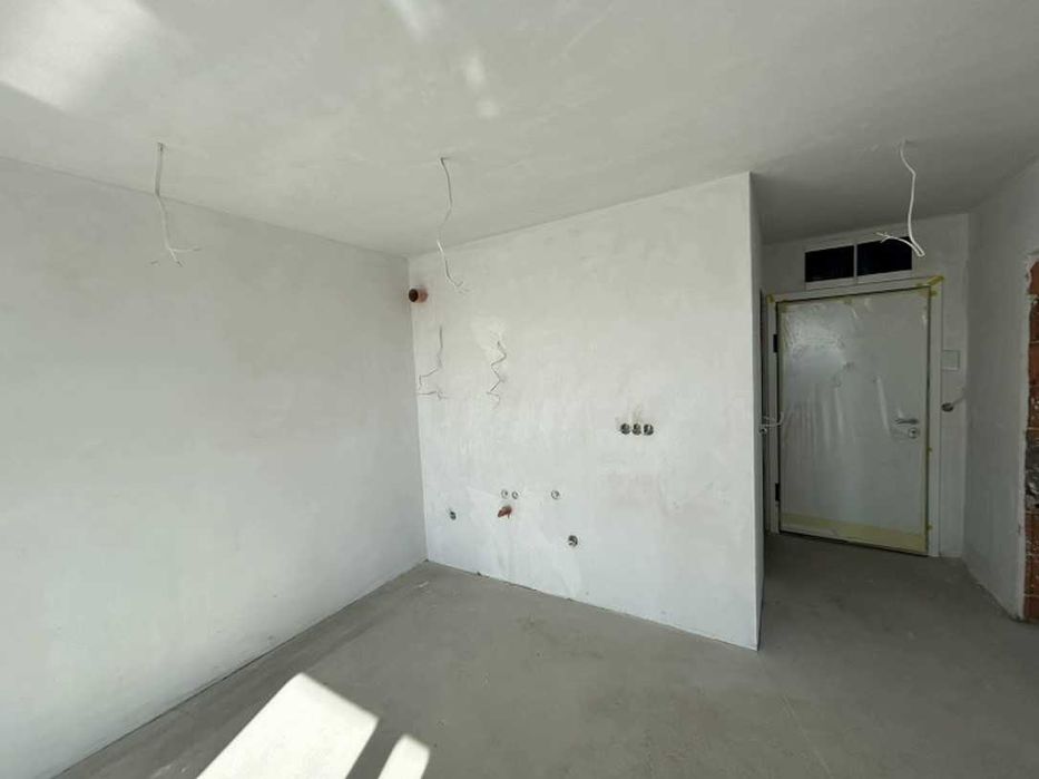 Продава се Тристаен апартамент в София, Сухата река - 81 кв.м за 2463 €/кв.м - Снимка #1
