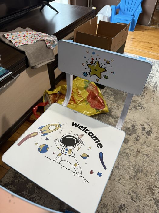 Детско бюро + стол в синьо