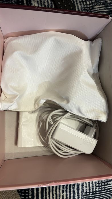 Фотоепилатор Philips Lumea BRI924