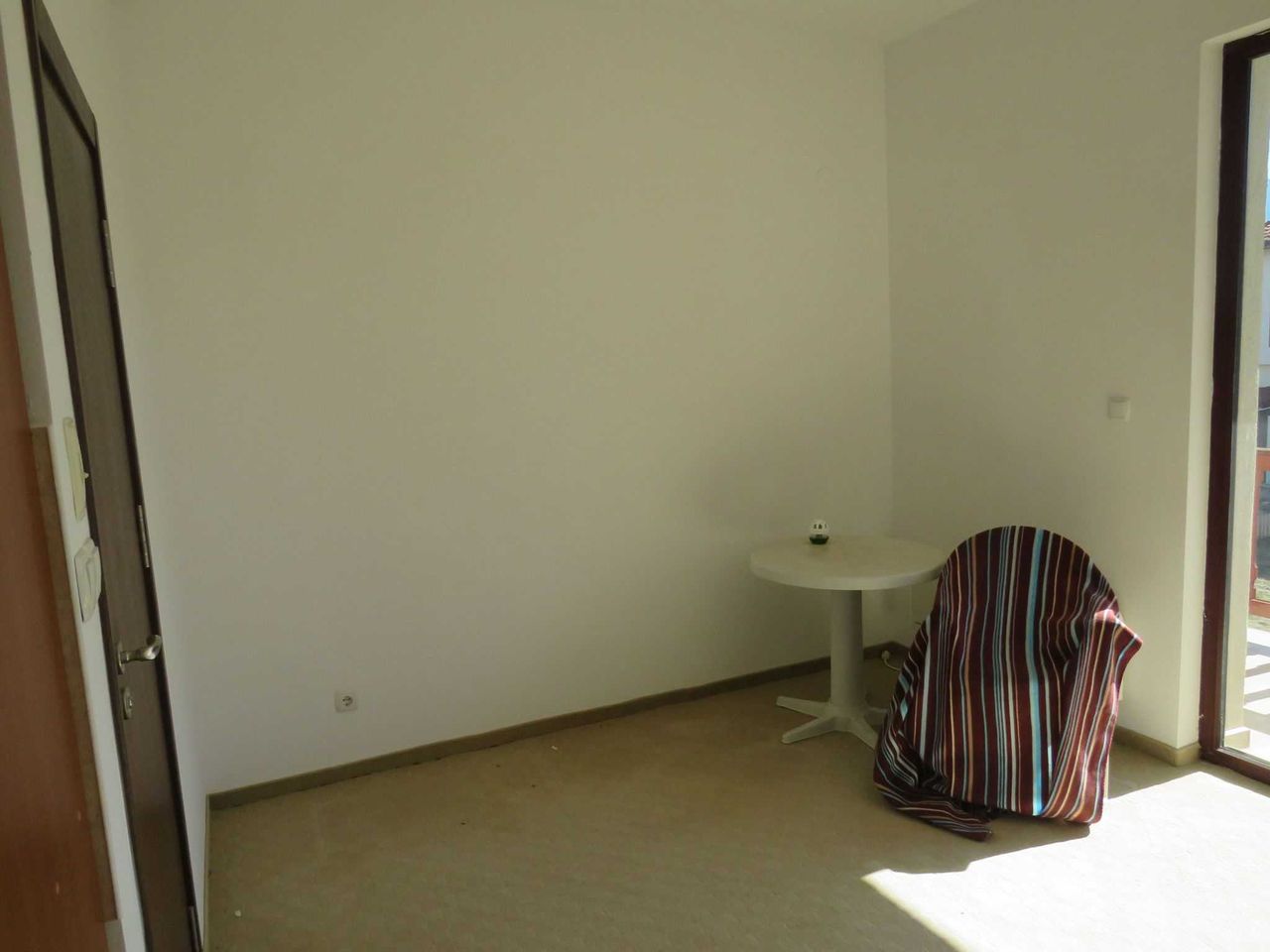 Продава се Едностаен апартамент в Долна баня - 35 кв.м за 686 €/кв.м - Снимка #2