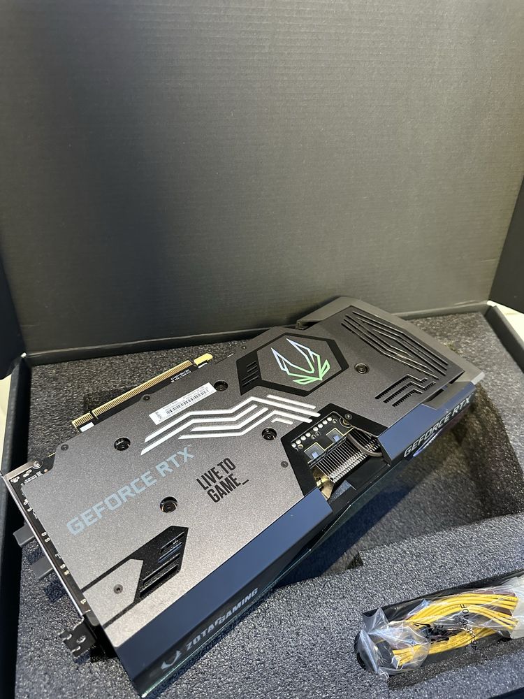 ZOTAC RTX 3070 AMP HoloBlack 8GB – Отлично състояние, почти нова