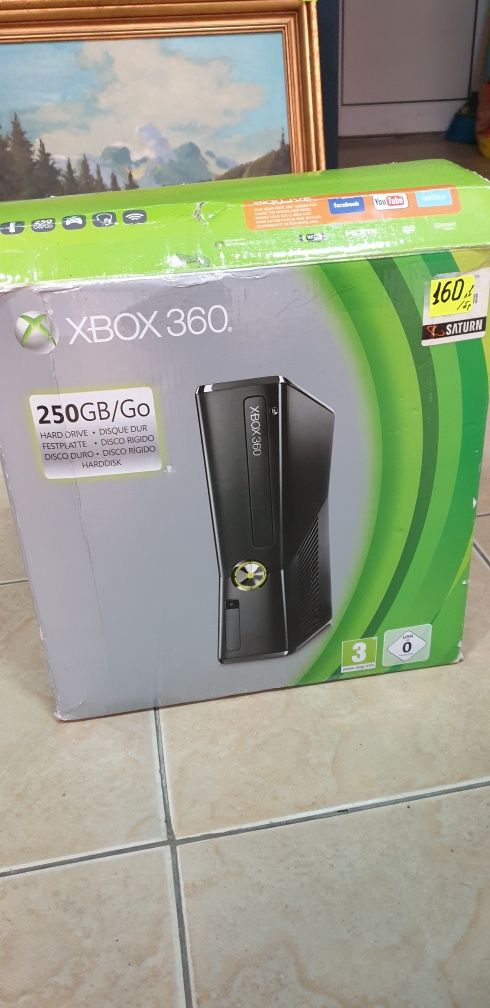 Xbox 360 с 1бр оригинален безкабелен джойстик с 250GB хард-200лв