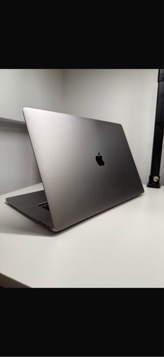 Macbook Pro 16 2019 i7 16gb 1TB