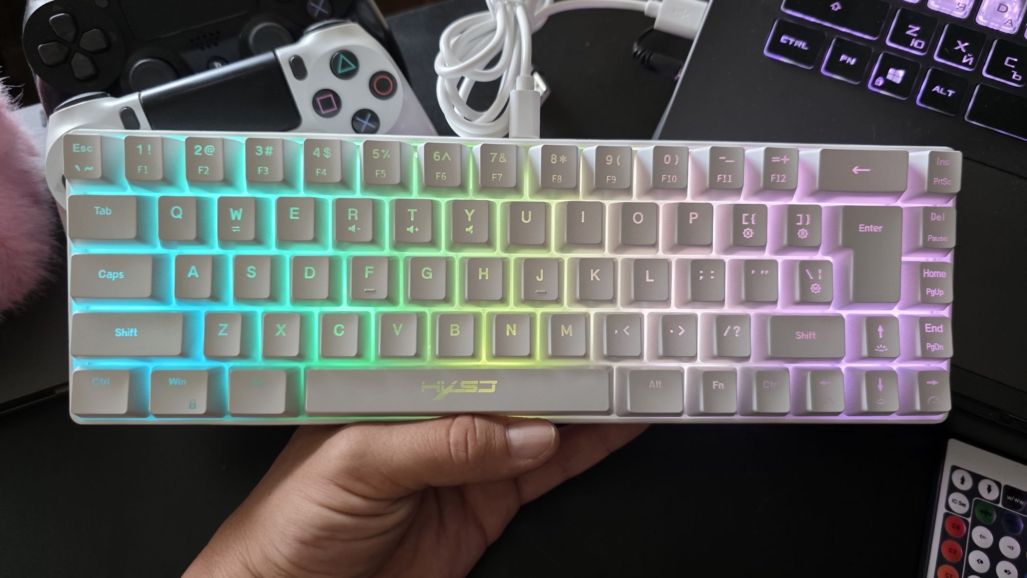Нова 65% мембранна клавиатура с RGB светлини