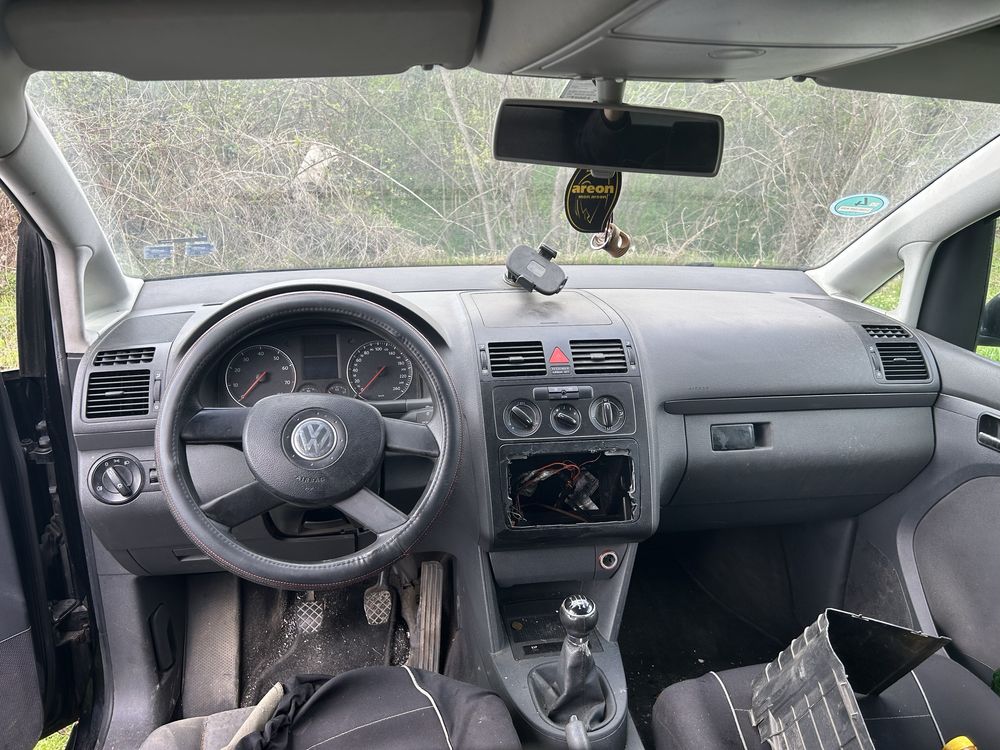 на части Touran 1.6 8v