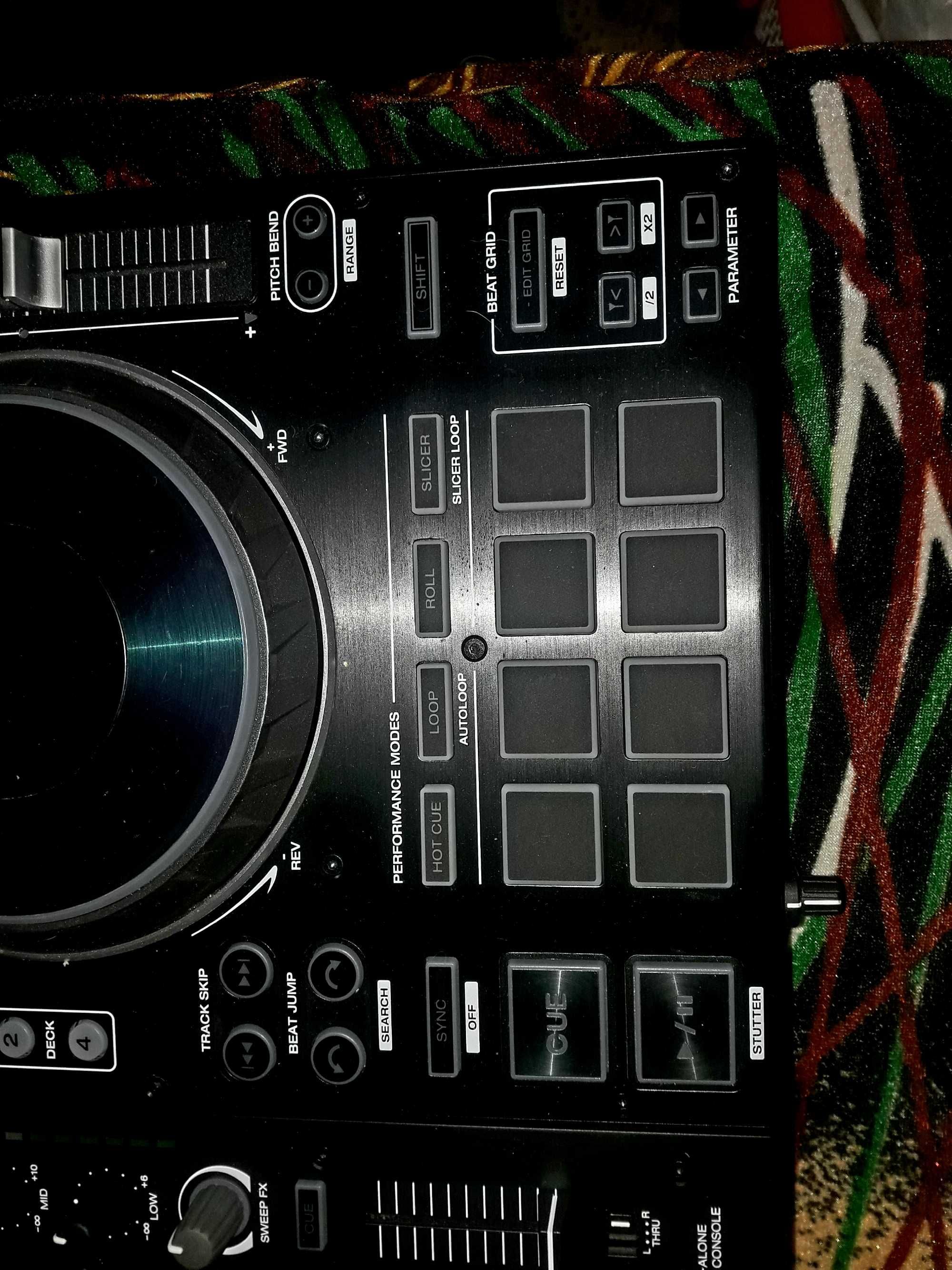 Denon DJ Prime 4 Нов