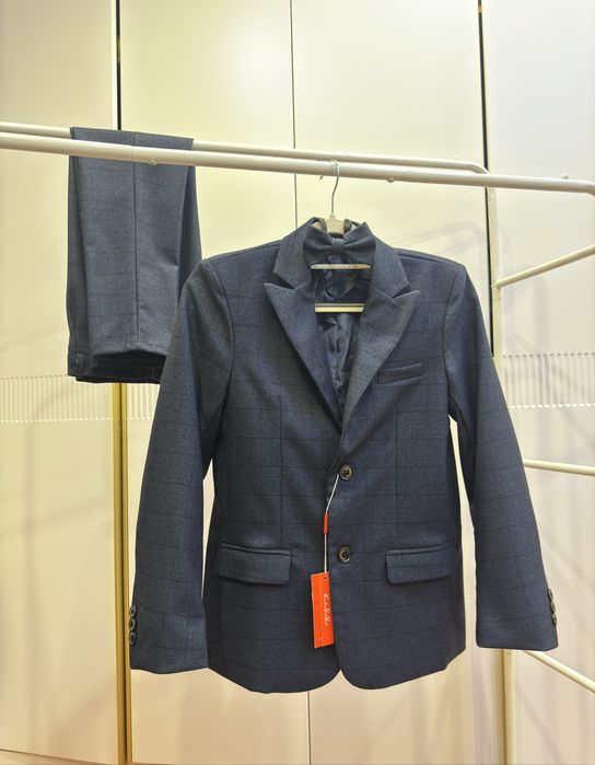 Продам школьный костюм на мальчика 11-13 лет ,Новый