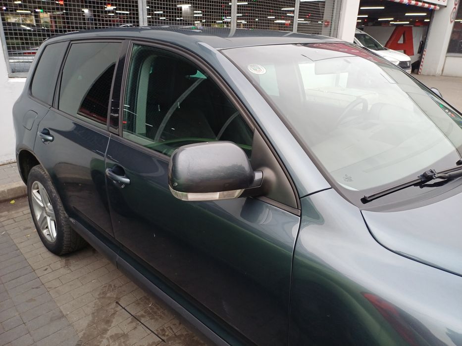 Продавам Таурег на пружини и ръчни