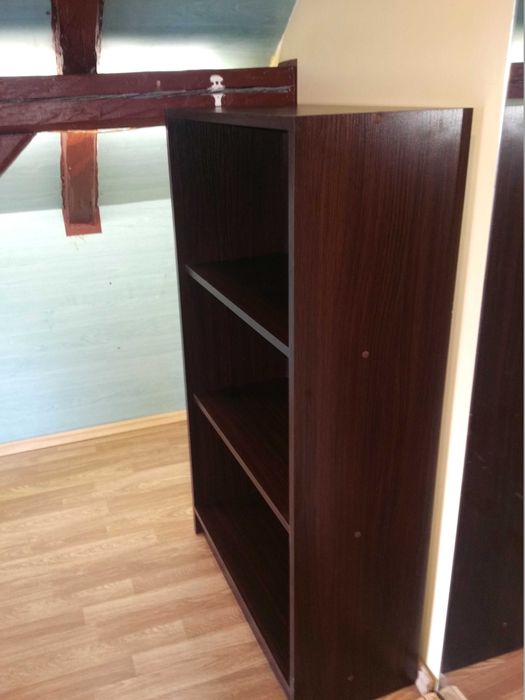 Bibliotecă stare f. bună.