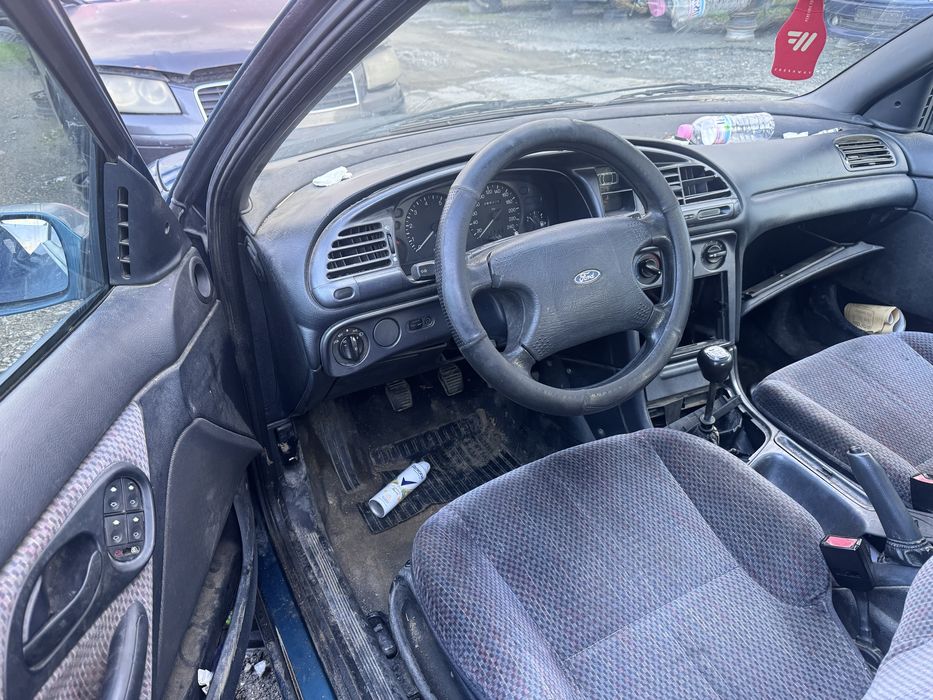 Ford Mondeo 2.0i 16v 136hp 1996г На Части