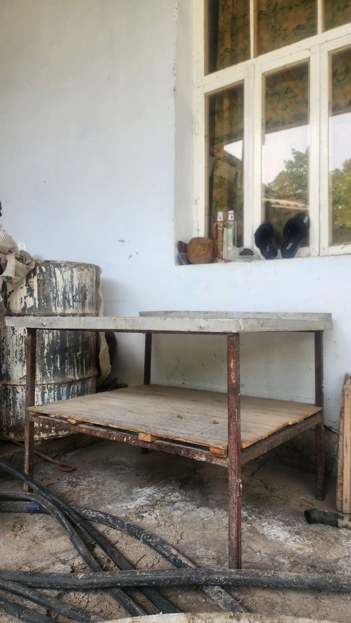 Nerjaveka Stol sotiladi  srochna