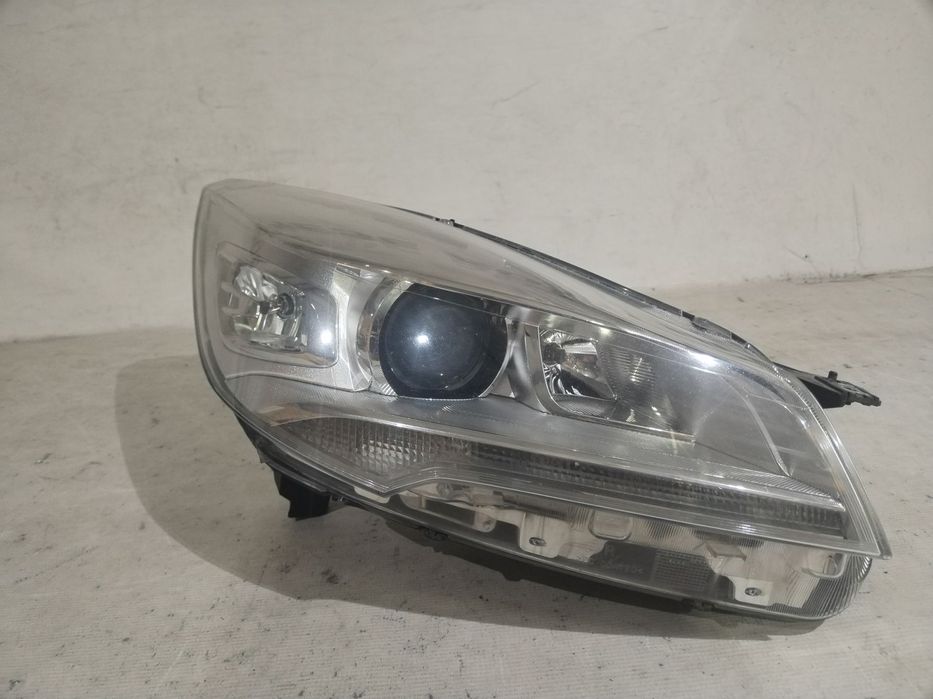 Far dreapta xenon, Ford Kuga, 2012, 2013, 2014, 2015, 2016, cod origine OE CV44-13D154-AG.