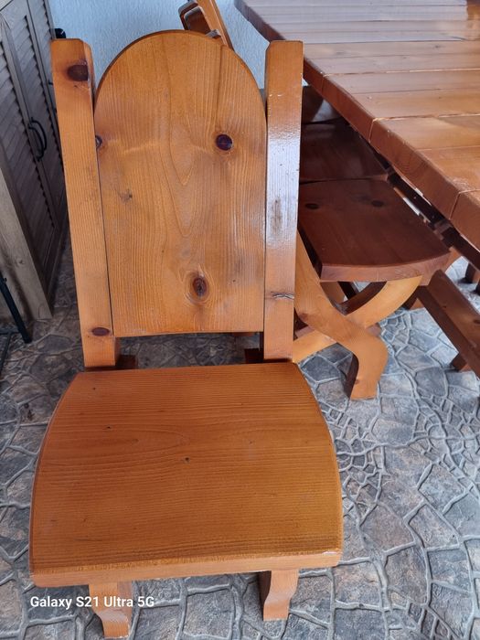 Mobilier de gradina, format din masa și 8 scaune, din lemn masiv