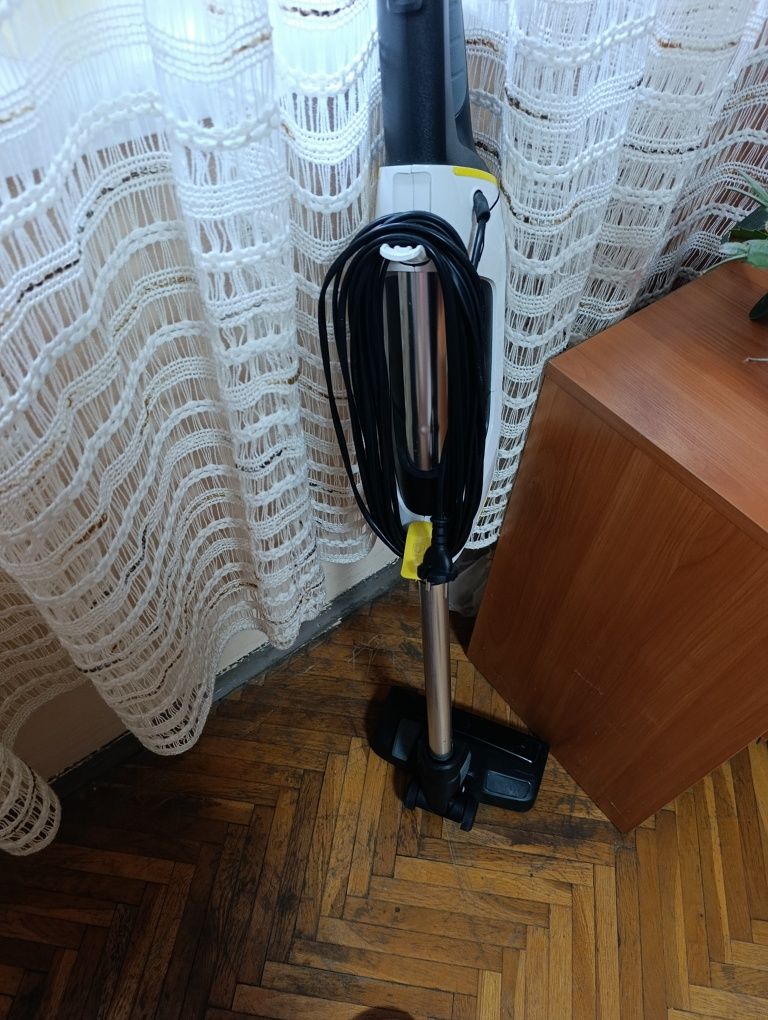 Вертикална прахосмукачка KARCHER VC5