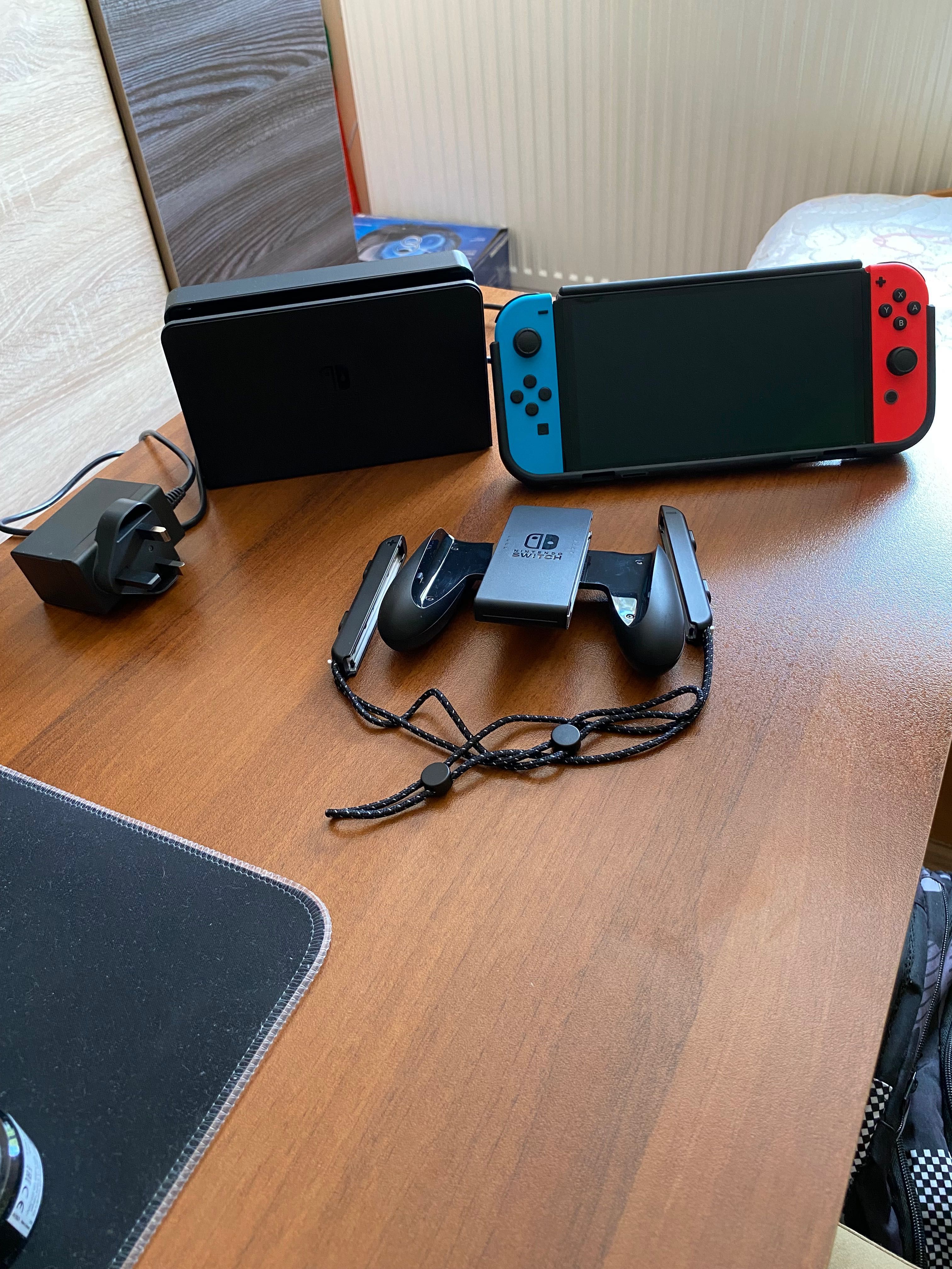 Nintendo Switch oled чисто нов