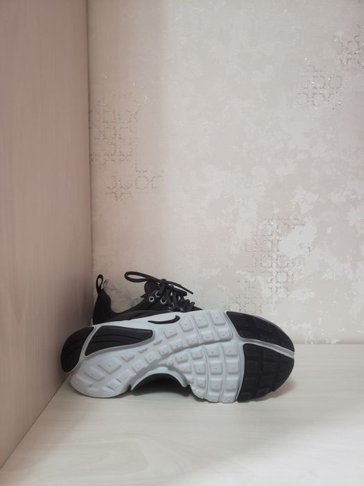 Nike кроссовки Presto,серые,оригинал,женские кроссовки,37.5