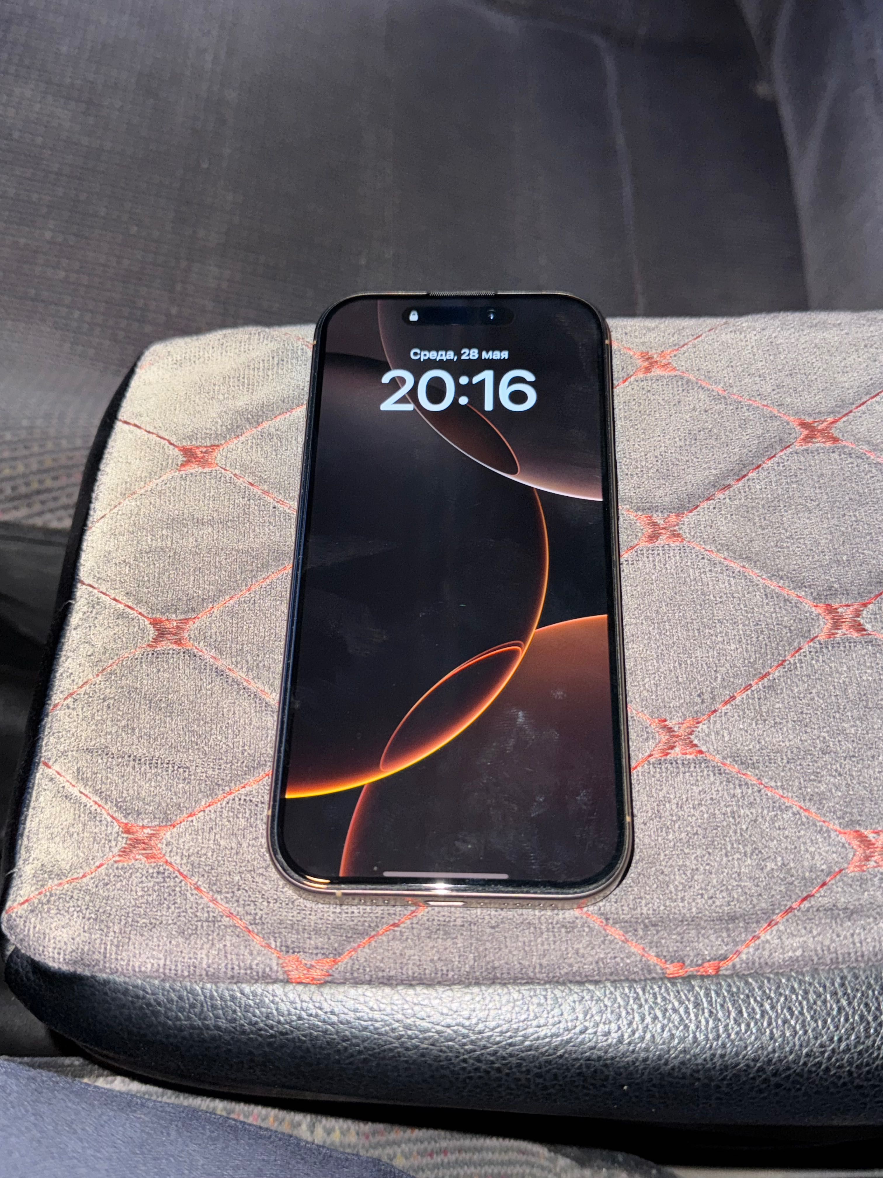 iPhone 16 pro 256 гб