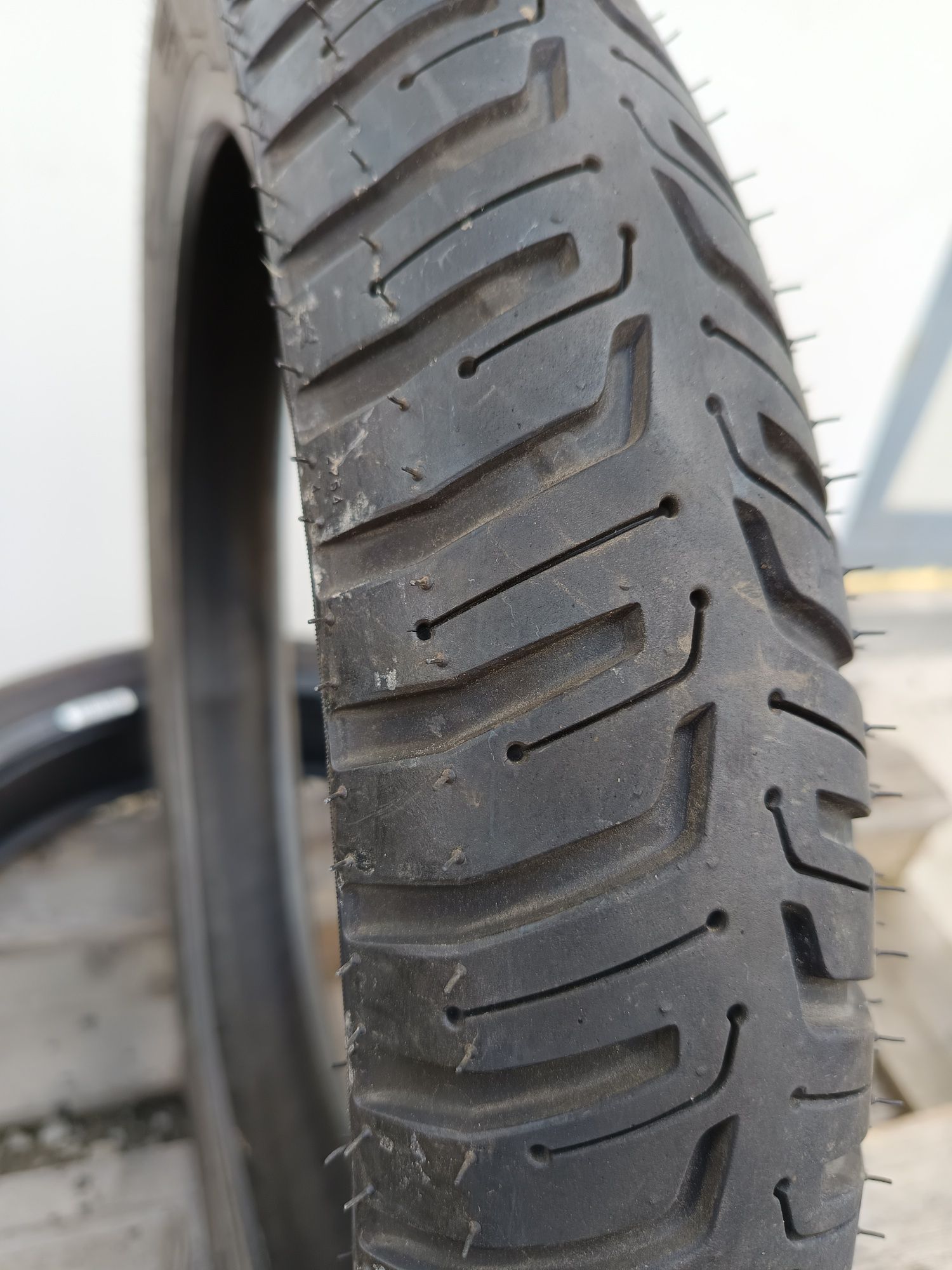 Мото гума 90 80 17 MICHELIN Дот 0823