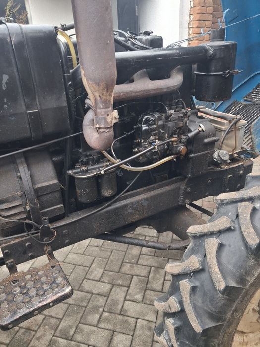 Vând tractor Lamborghini